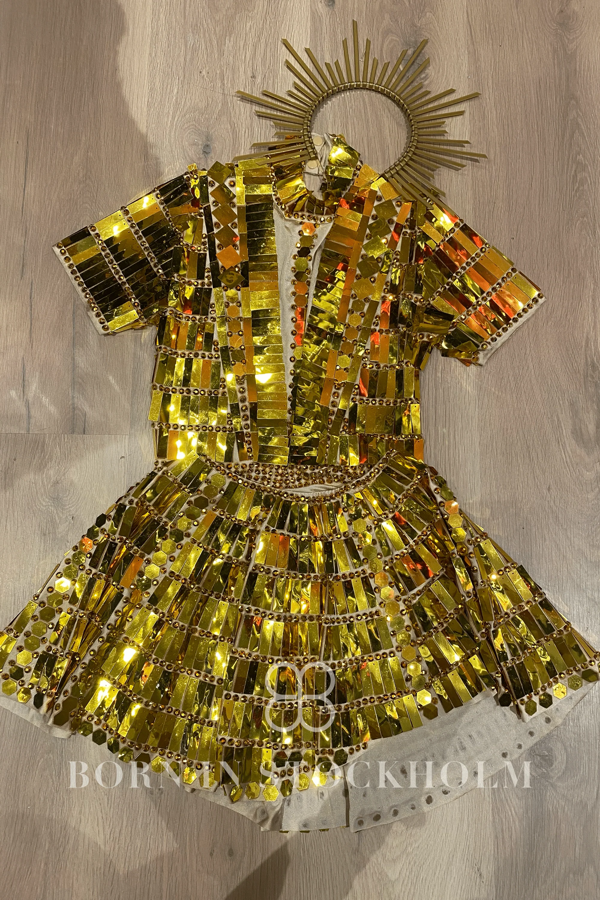 Alessa reflective mirror party dress gold - Image 8