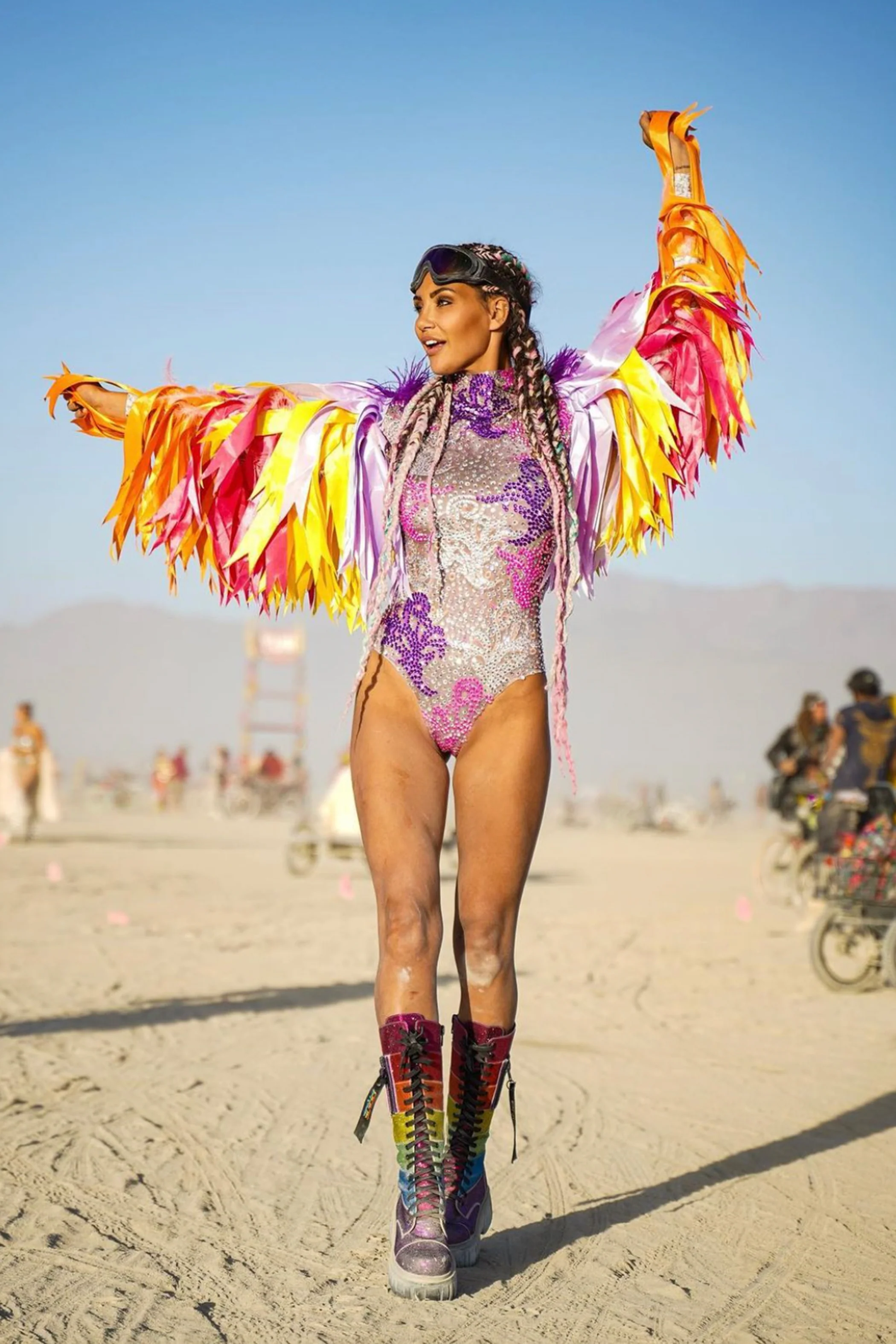 Gaga festival bodysuit feathers - Image 9