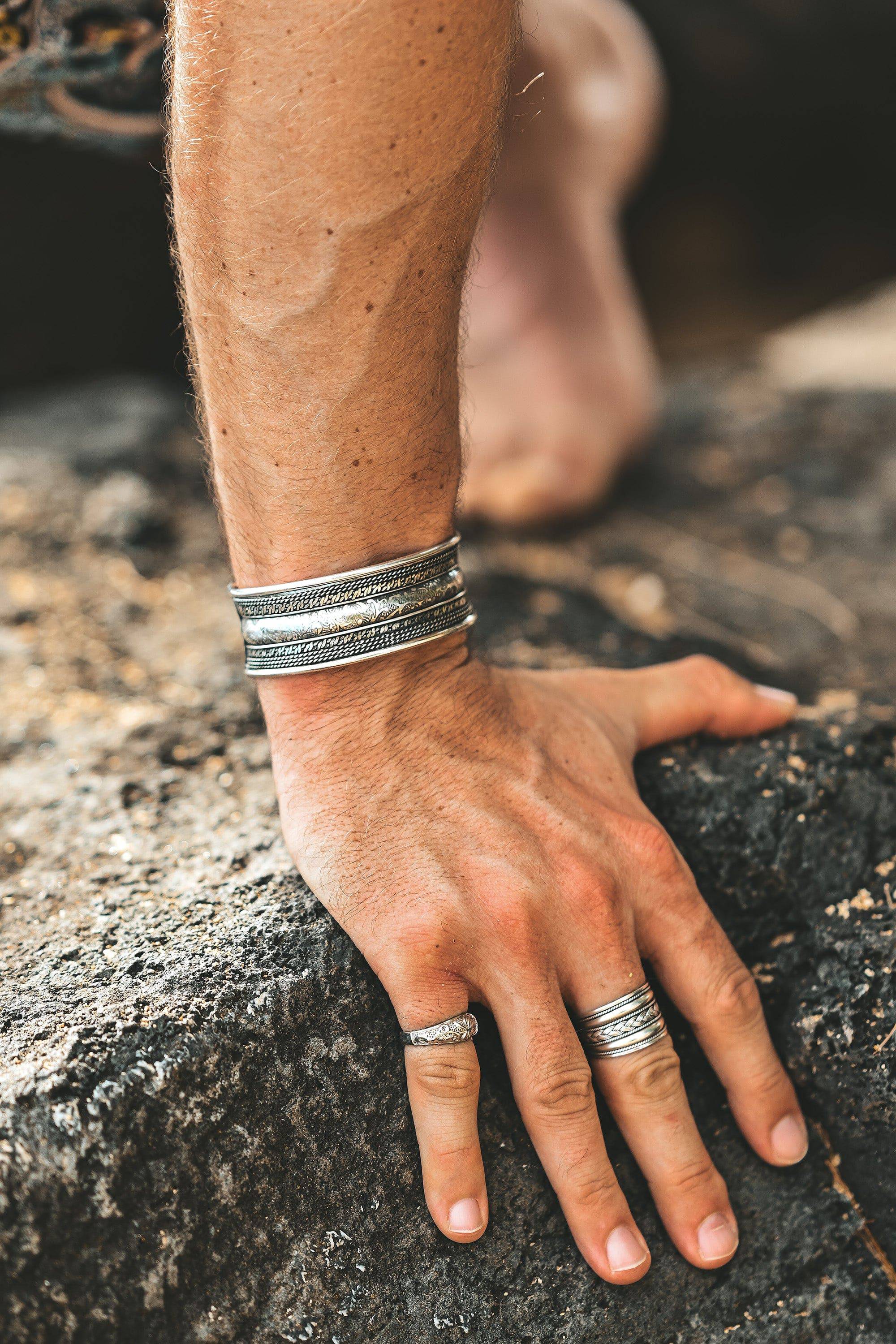 Saki cuff bracelet - Image 5