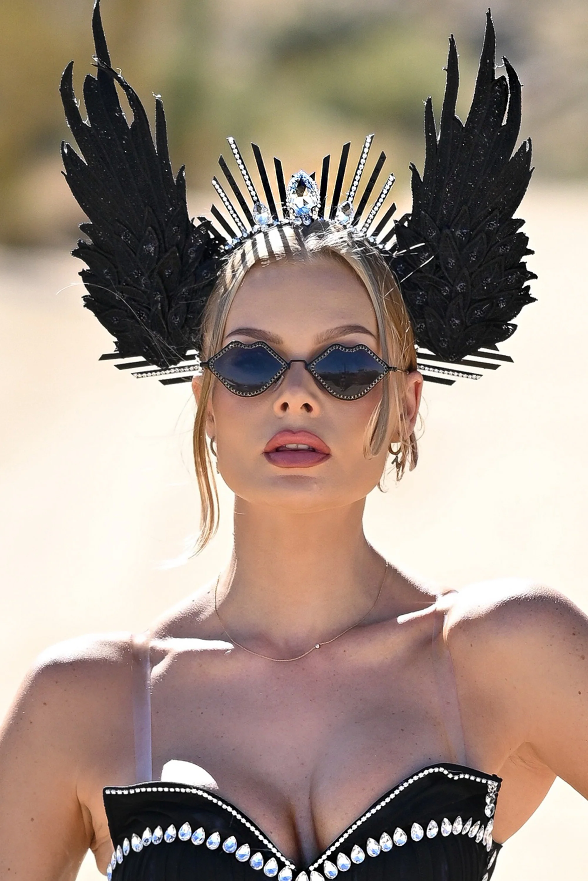 Sola angel crown black