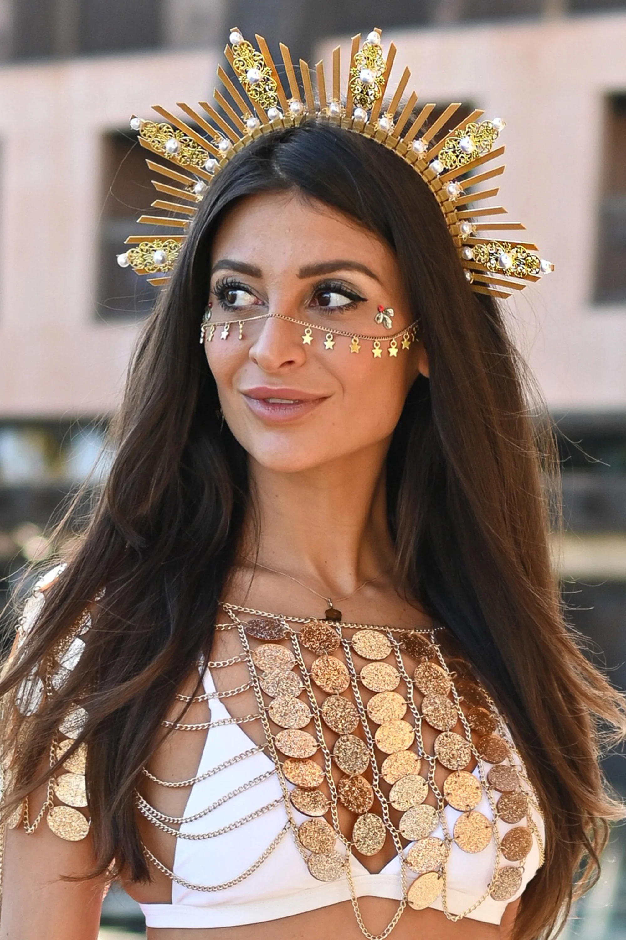 Thalita Halo Crown Gold - Image 3