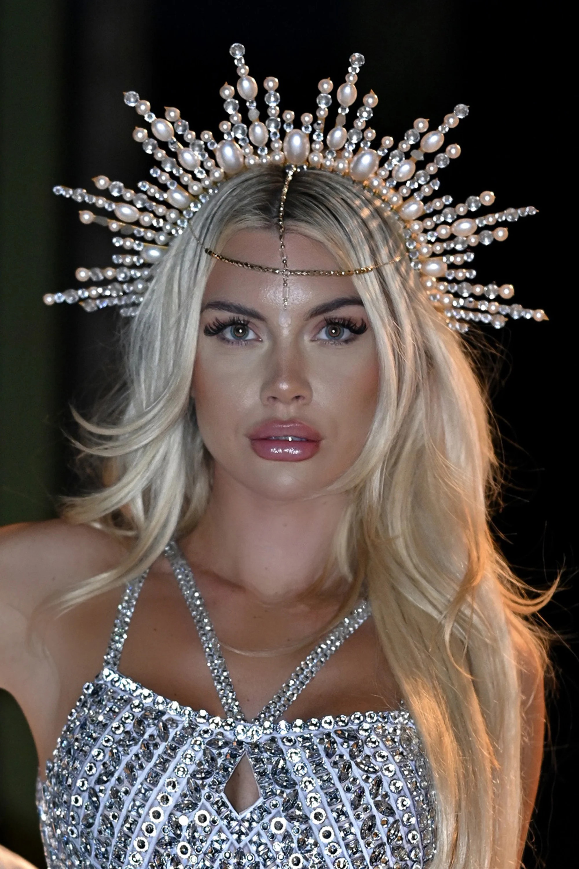 The mirage muse halo crown